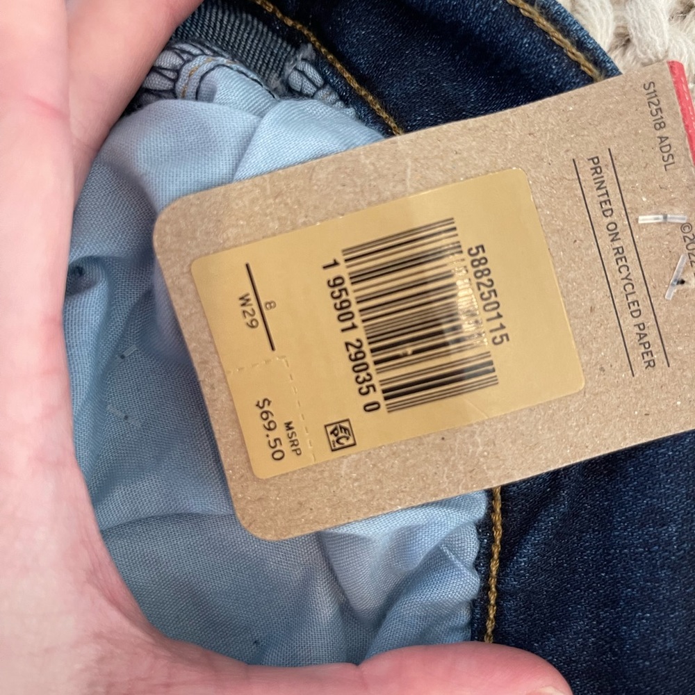 724 Levi Strauss High Rise Slim Straight Cropped Jeans - Picture 5 of 7